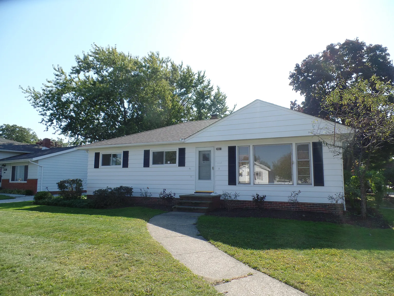 1130 Bonnie Ln photo 1