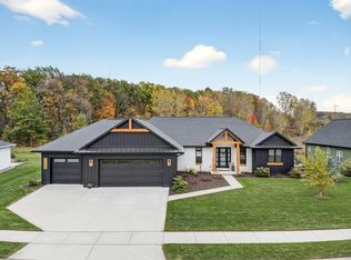 4649 Royal Vista Trl, De Pere, WI 54115