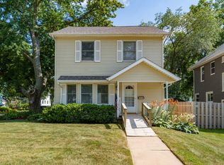 1543 Mississippi Blvd, Bettendorf, IA 52722