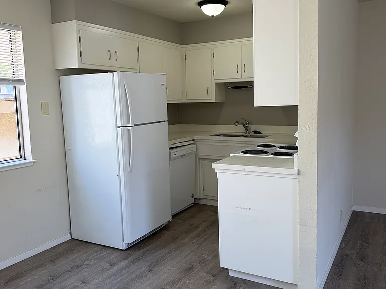 25 Lewis Ave #4 — Photo 7