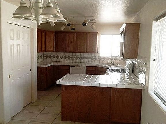 4th image of 2195 E Emerald River Cir
