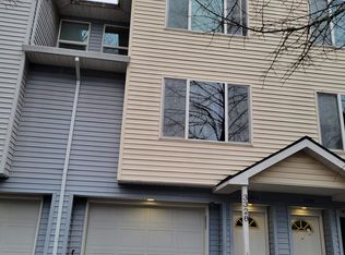 3328 SW Delaney Pl, Portland, OR 97225