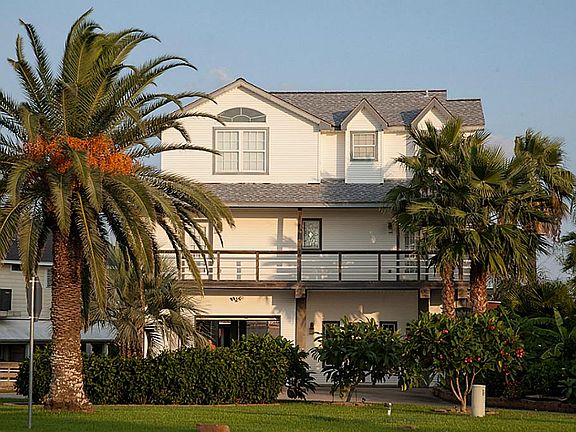 4th image of 1203 Hawaii Dr