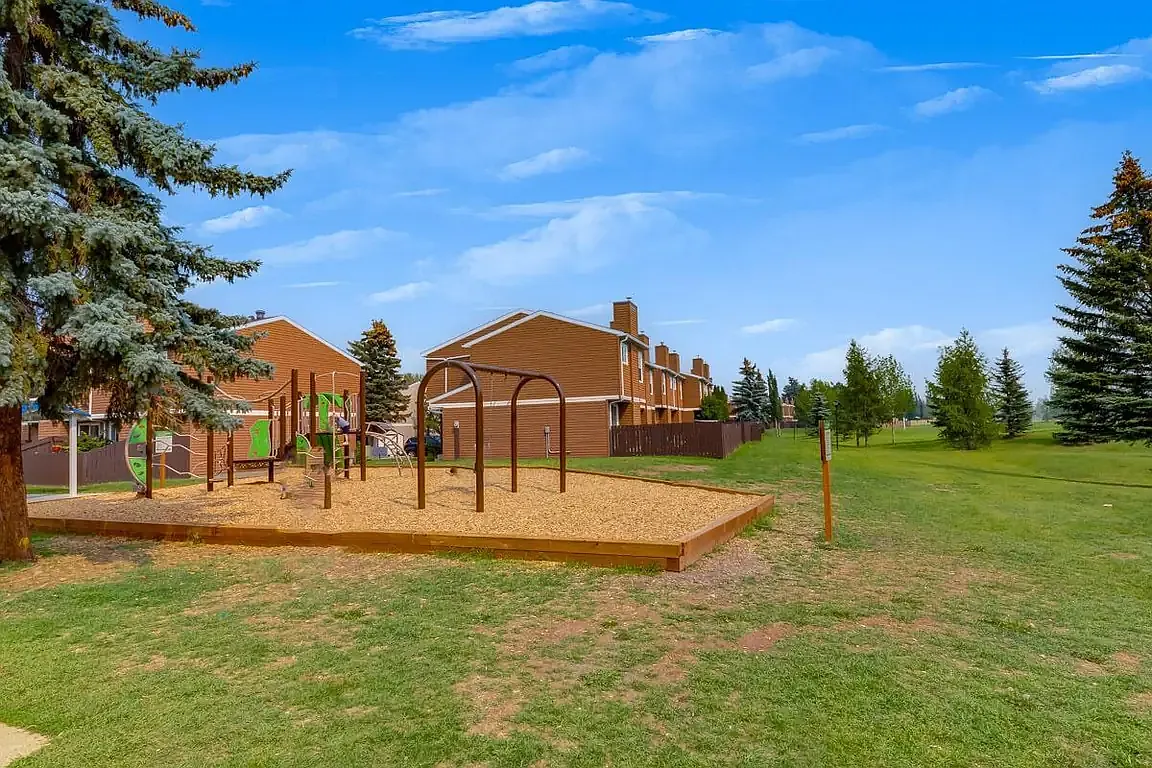 Hooke County Townhomes — Photo 4