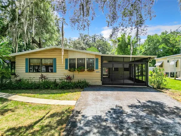 25930 Monroe St, Astatula, FL 34705