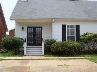 21 River Run Dr, Jackson, MS 39211