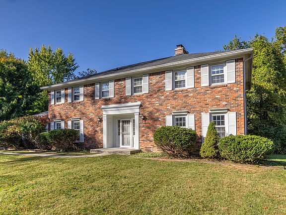 3rd image of 5504 Hawthorne Dr