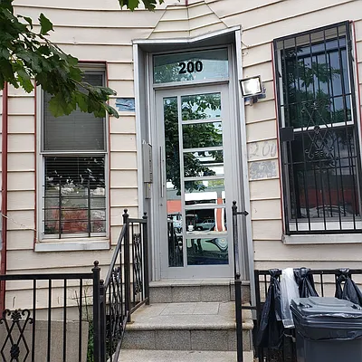 Rented by The Hamilton Group | media 14