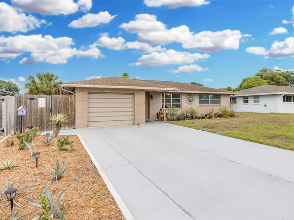 10117 Gardenia Ln, Port Richey, FL 34668