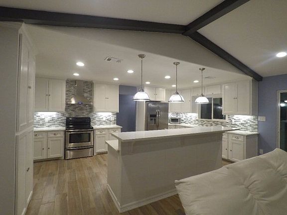 5th image of 400 Gardenia Ave