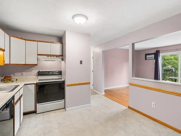 6 Apricot St APT 10, Worcester, MA 01603