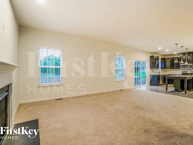 717 Wallace Dr — Photo 7