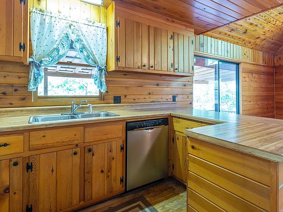 4th image of 346 Cypress Cir