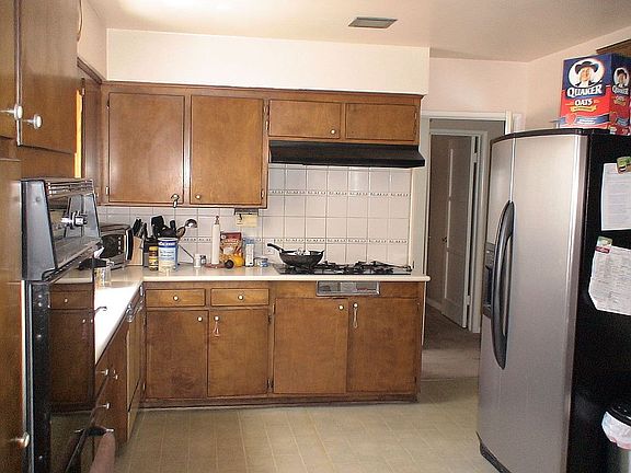 2nd image of 6816 Vantage Ave