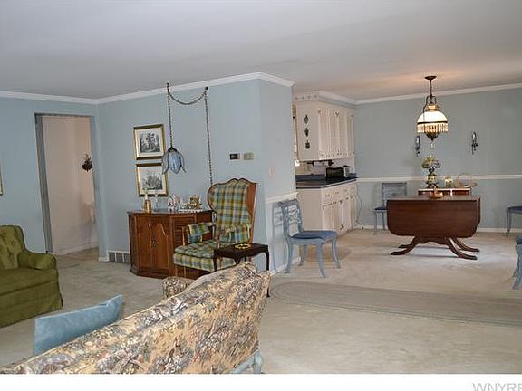 5th image of 8 Greenfield Dr