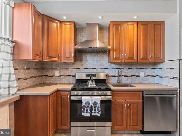 3323 Disston St, Philadelphia, PA 19149