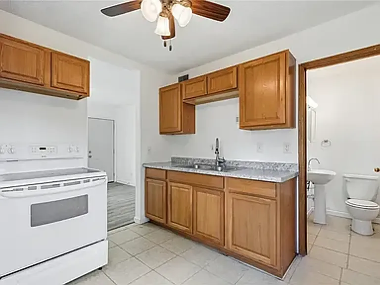 1237 Lincoln Dr — Photo 7