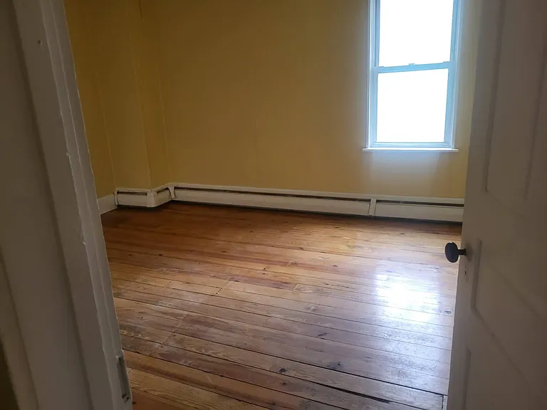 261 Lehigh Ave — Photo 22