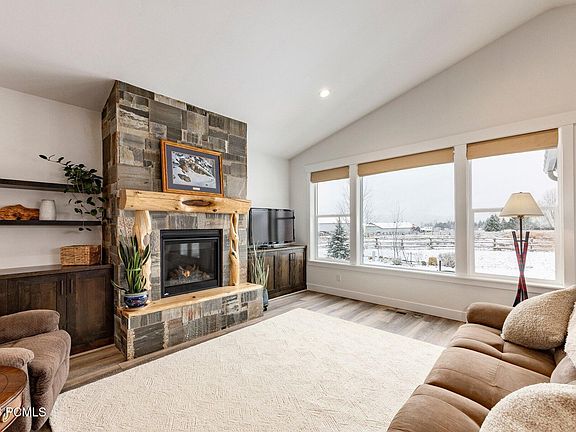 5th image of 269 W Canyon View Ln