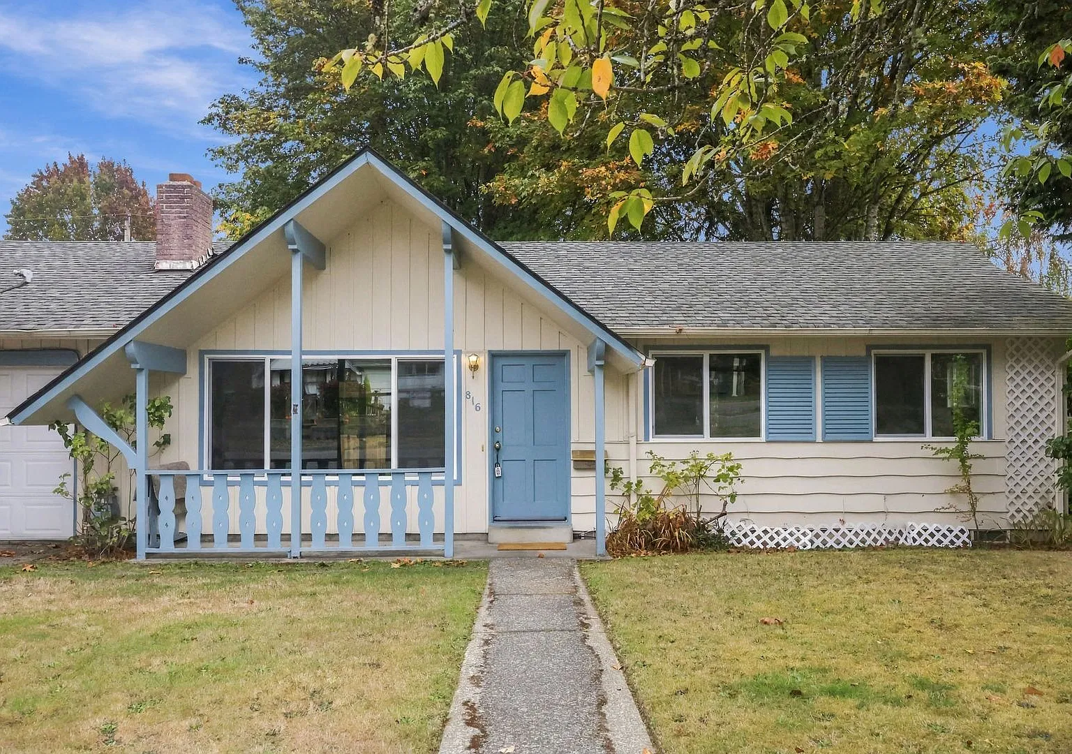Move In Ready Now! Updated Charming 3-Bedroom Rambler With Covered Patio & Spacious Backyard! Oly... — Photo 4