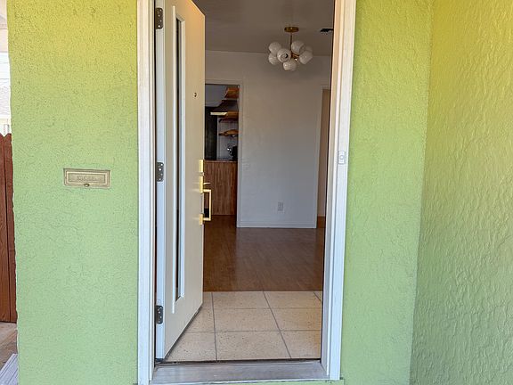 2nd image of 925 Park Paseo Unit A