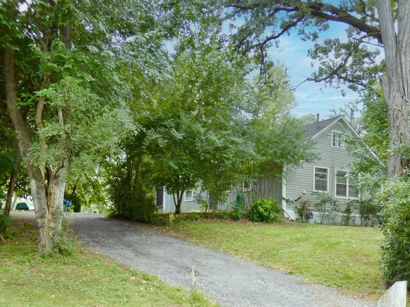 417 Concord Ave, Fox River Grove, IL 60021