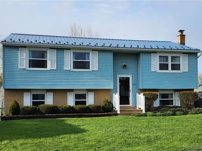 6927 Academy Ln, Lockport, NY, 14094