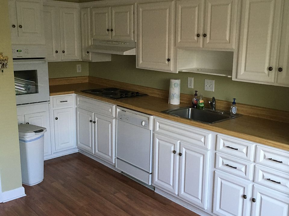 1st image of 4400 Poplar Ave APT 33