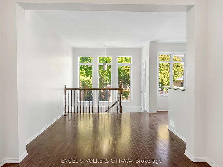 729 Nakina Way — Photo 9
