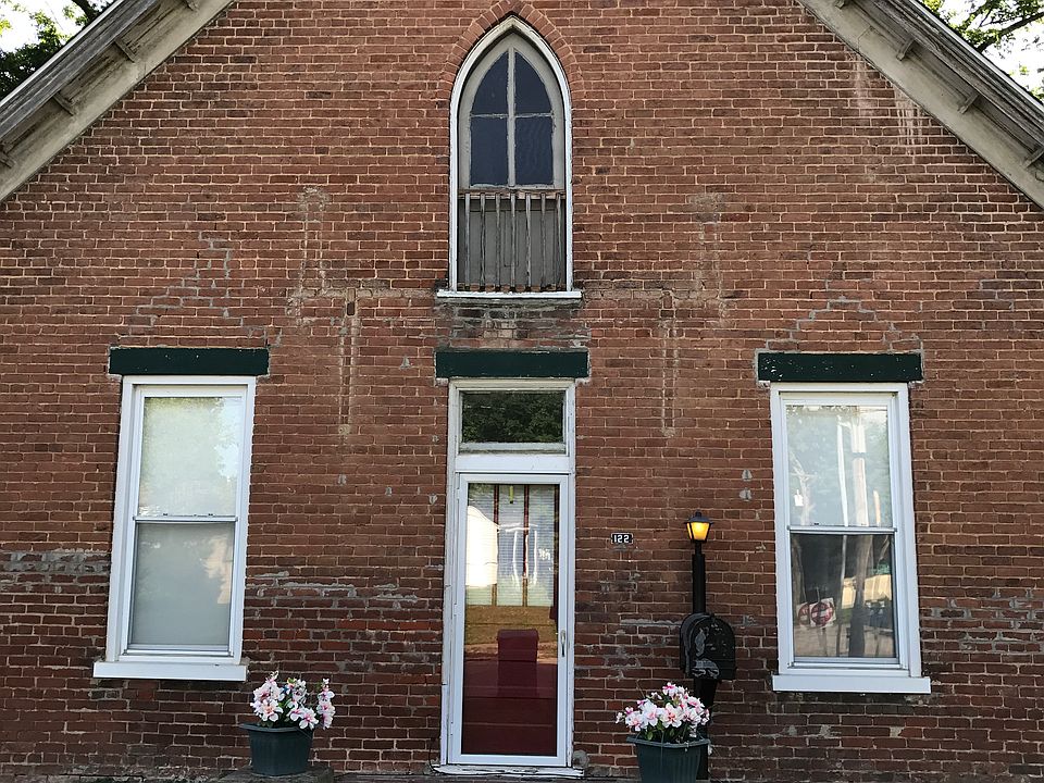 1st image of 122 N 8th St