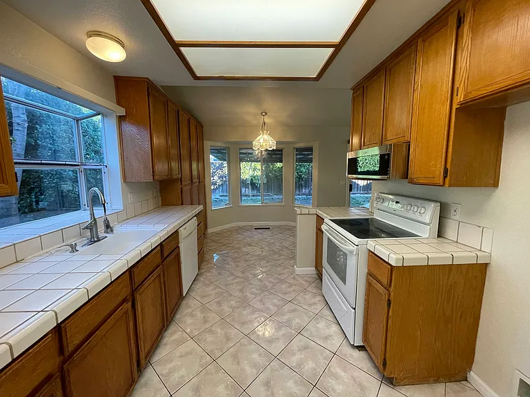 1580 Rehrmann Dr — Photo 13