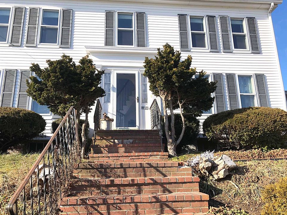 House Exterior - apartment on the second floor