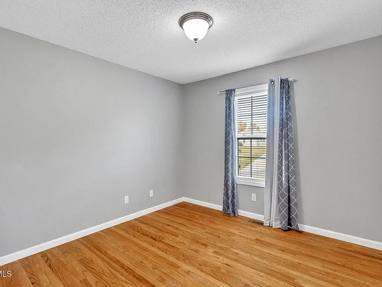 1125 Faye St — Photo 21