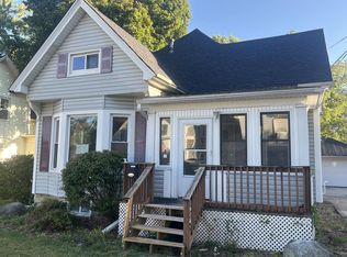 240 W Chestnut St, Burlington, WI 53105