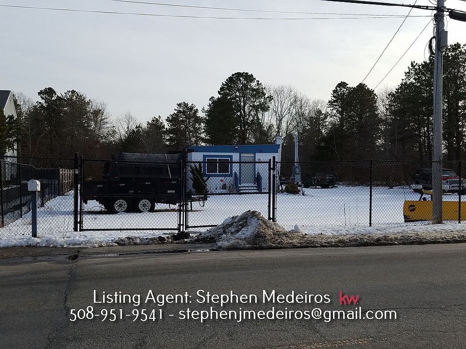 2nd image of 83 Sandwich Rd
