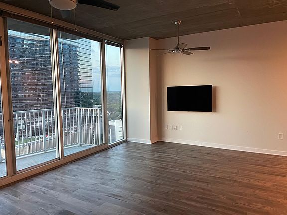 Bedroom / Living Room