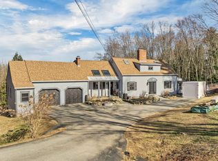 411 E Meadow Ln, Pembroke, NH 03275