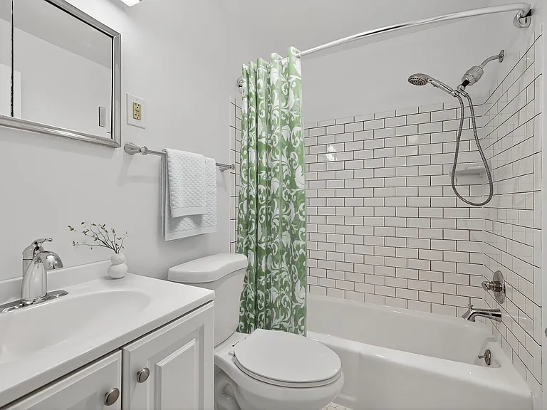 Brooklawn Apartments — Photo 6