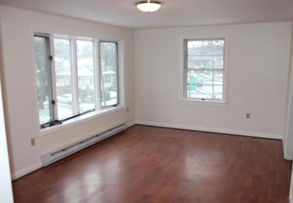 5th image of 506 Loring Ave #0