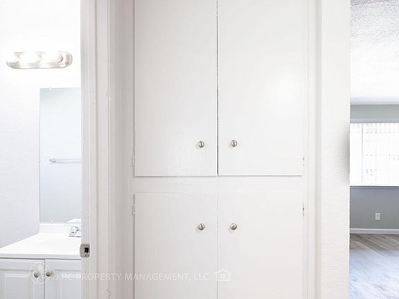 4th image of 4725 E McKinley Ave APT 103
