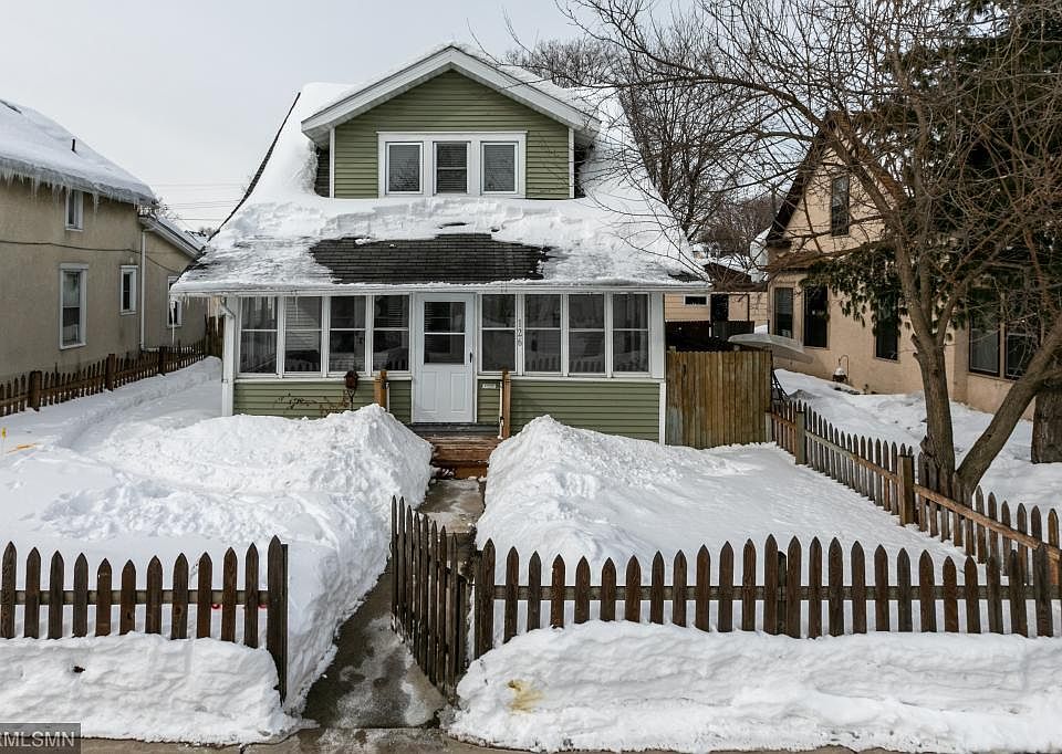 1st image of 126 2nd Ave S