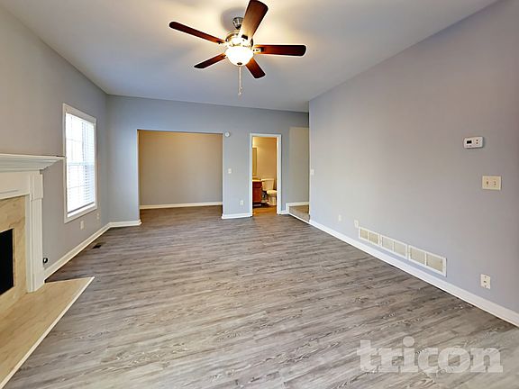 3rd image of 117 Weatherford Way