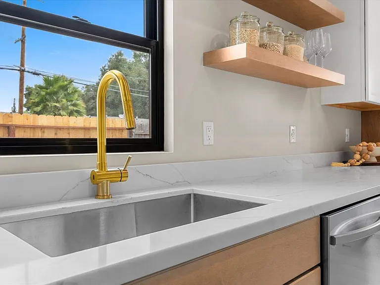 206 Olive St — Photo 7