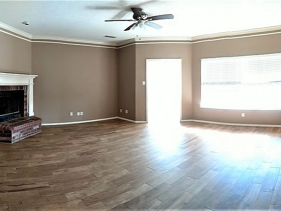 LIVING/FAMILY ROOM