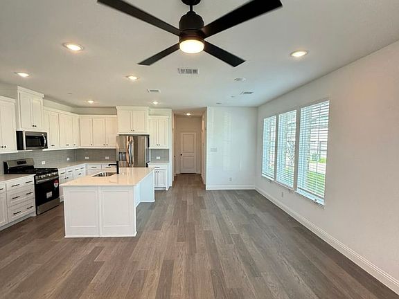 3rd image of 1021 Featherglass Ln