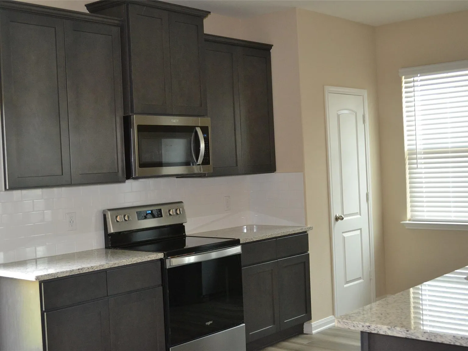 4 bed, 1811 sqft, $1,795 — Photo 4