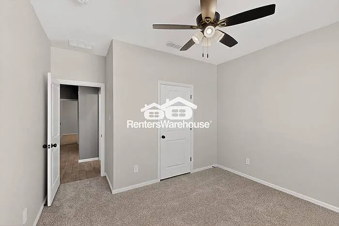 8517 Centerboard Ln — Photo 38