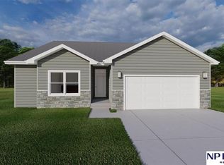 714 Castle Pine St, Papillion, NE 68133
