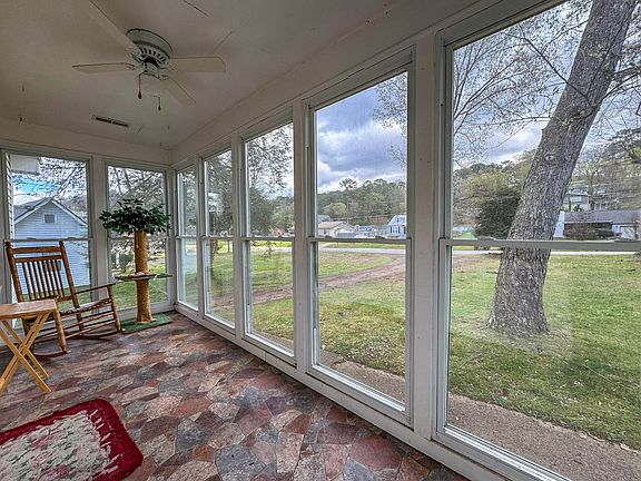 4th image of 1317 Vance Rd