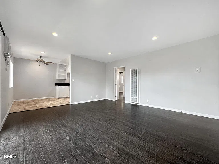 580 N Los Robles Ave #11 — Photo 7